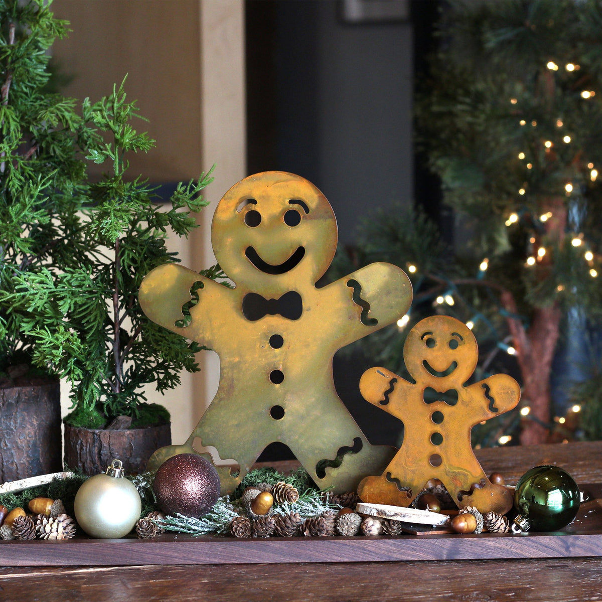 Prairie Dance Metal Gingerbread Men With Holiday Decor
