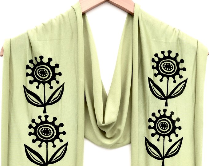 Green Jersey Skinny Scarf with Black Daisy Print