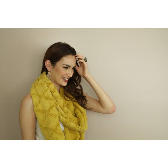 Model of the Antique Mustard variation of the Infinity Scarf.